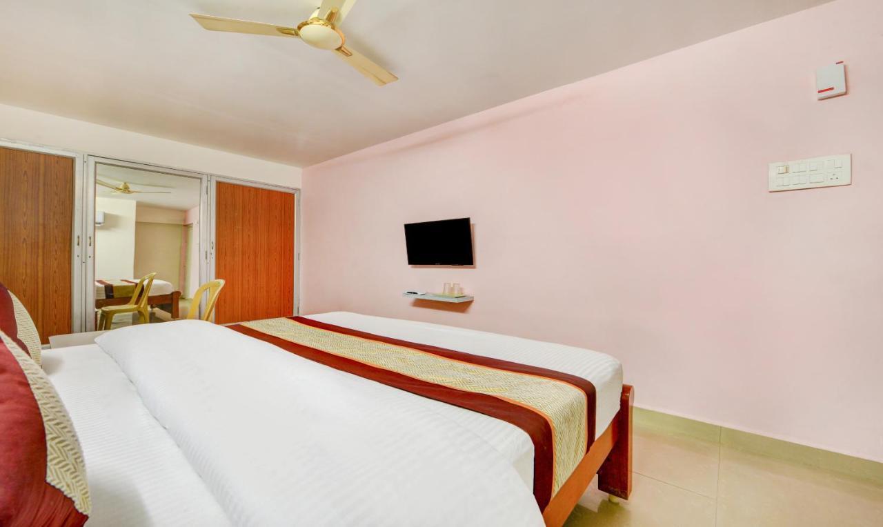 Saibala Transit Hotel Chennai Exterior foto
